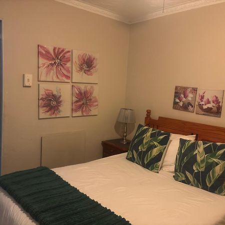 Rita'S Guesthouse Cc ヴリヘイド エクステリア 写真