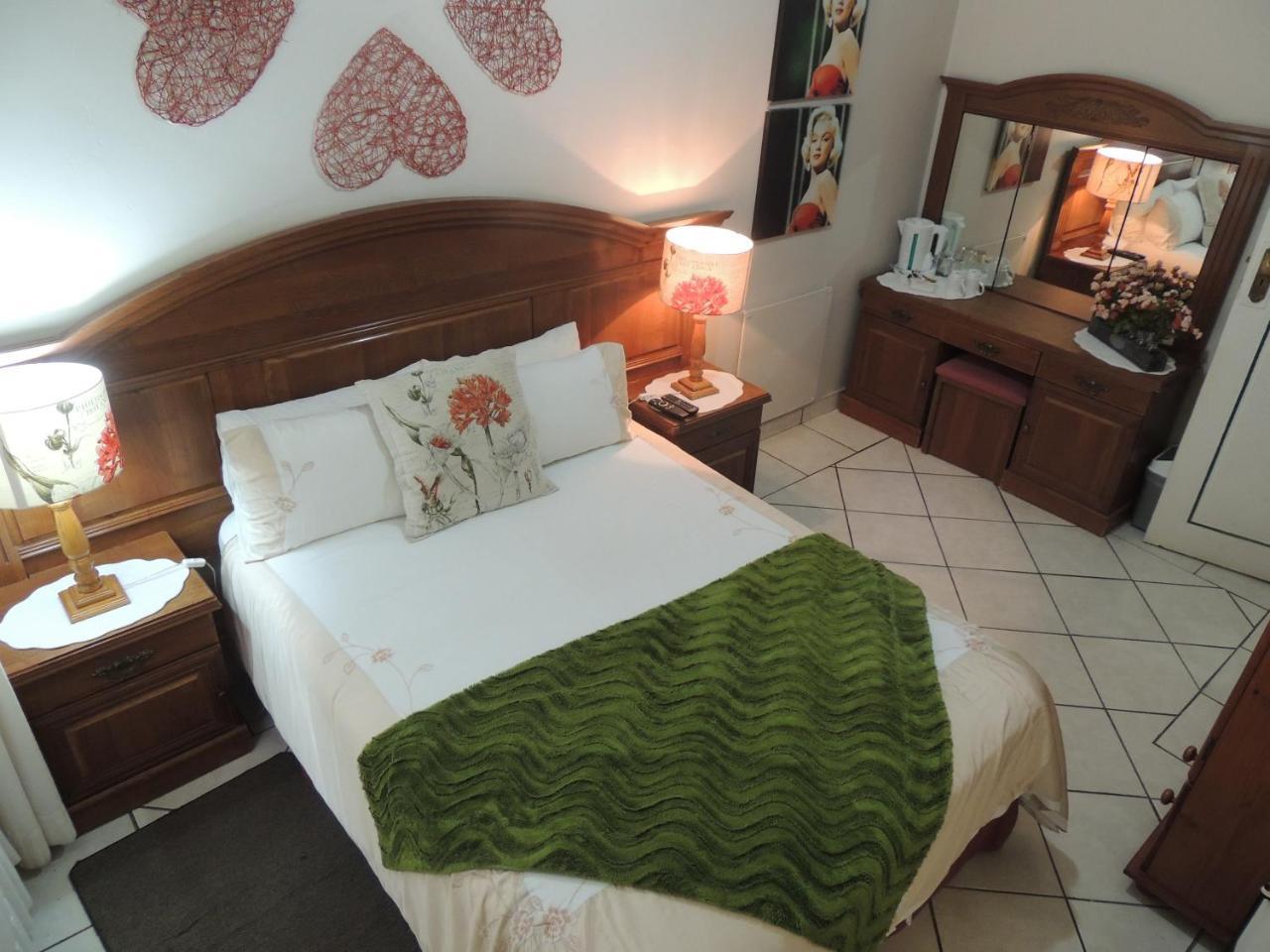 Rita'S Guesthouse Cc ヴリヘイド エクステリア 写真